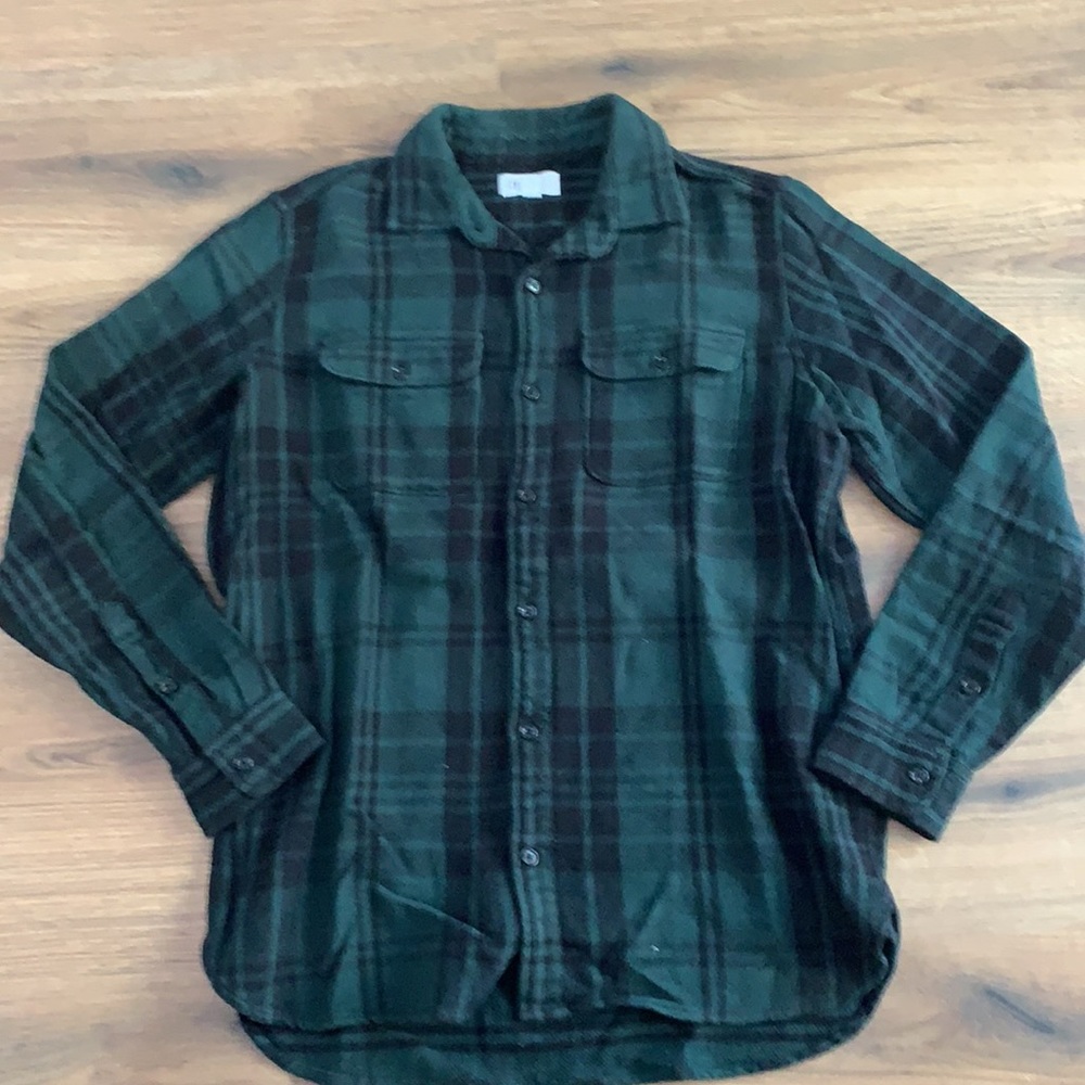 Men’s GAP plaid shirt